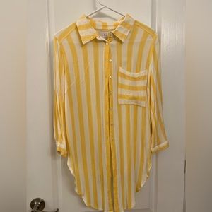 size L • gold and white stripe 3/4 length sleeve button down